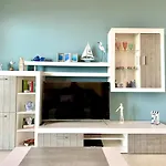 Flight Over The Sea House By Housilia דירה *