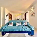 Flight Over The Sea House By Housilia דירה צ'פאלו