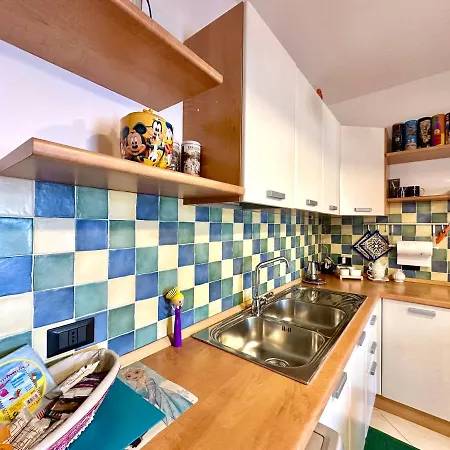 Flight Over The Sea House By Housilia * 切法卢